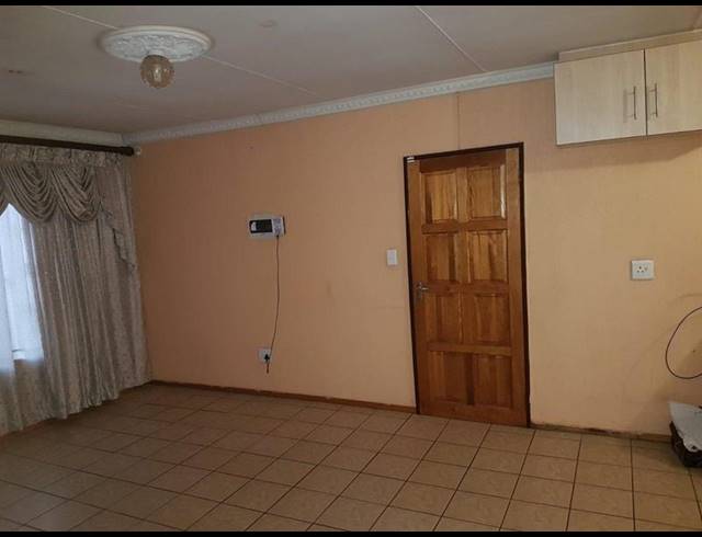 3 BEDROOM PROPERTY TO RENT IN THE ORCHARDS